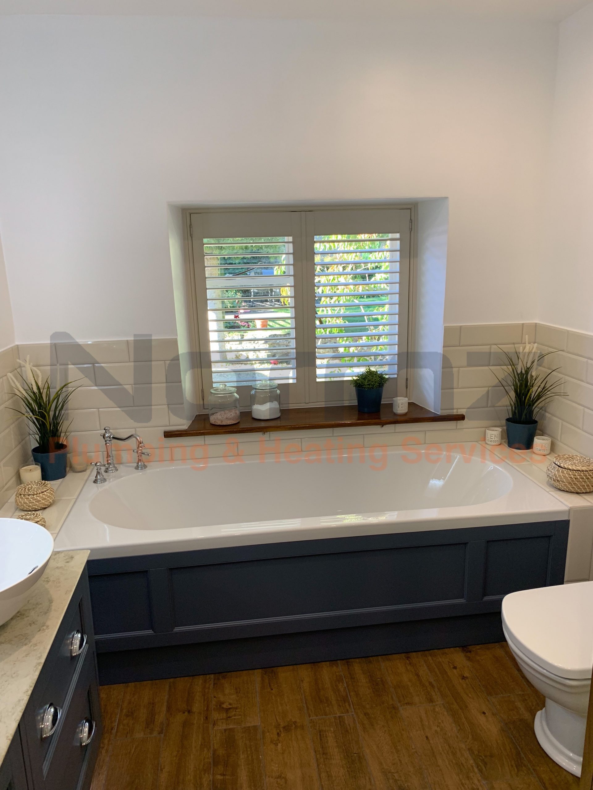 How To Fix A Leaking Bathtub In 5 Simple Steps Normz Plumbing